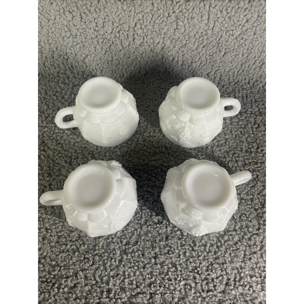 Set Of 4 Vintage Westmoreland Fruits‎ White Milk Glass Footed Punch Cups